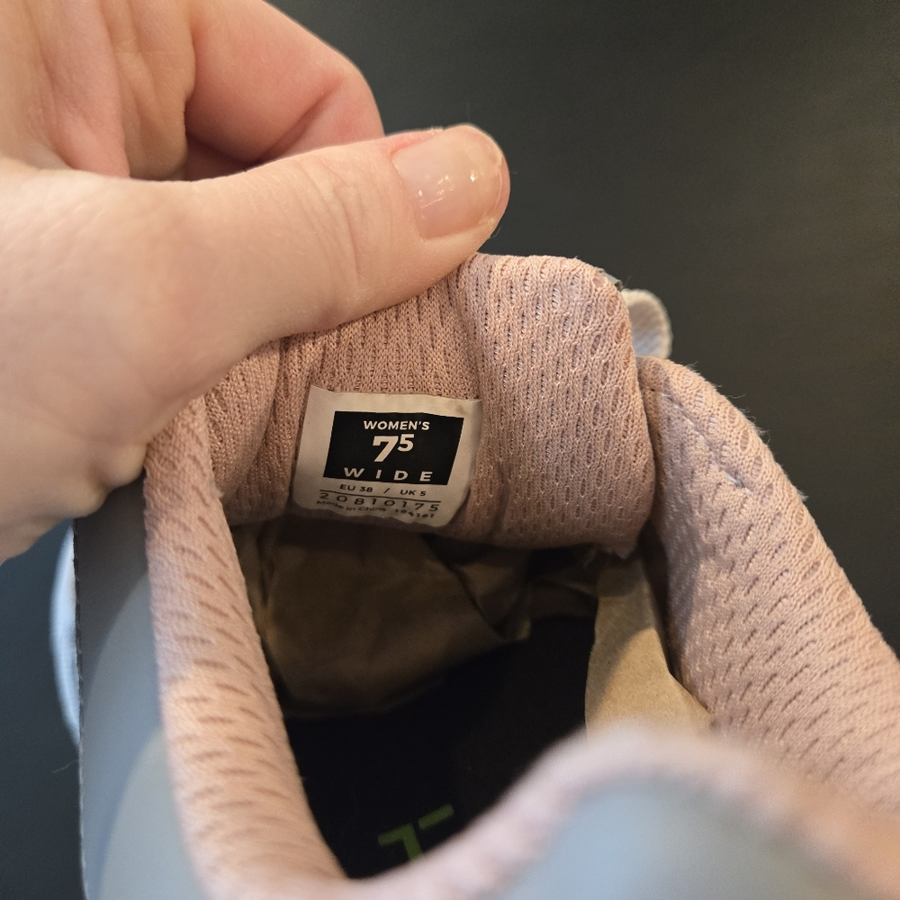 Kuru Quantum Athletic Shoes 7.5 Wide - Picture 9 of 9